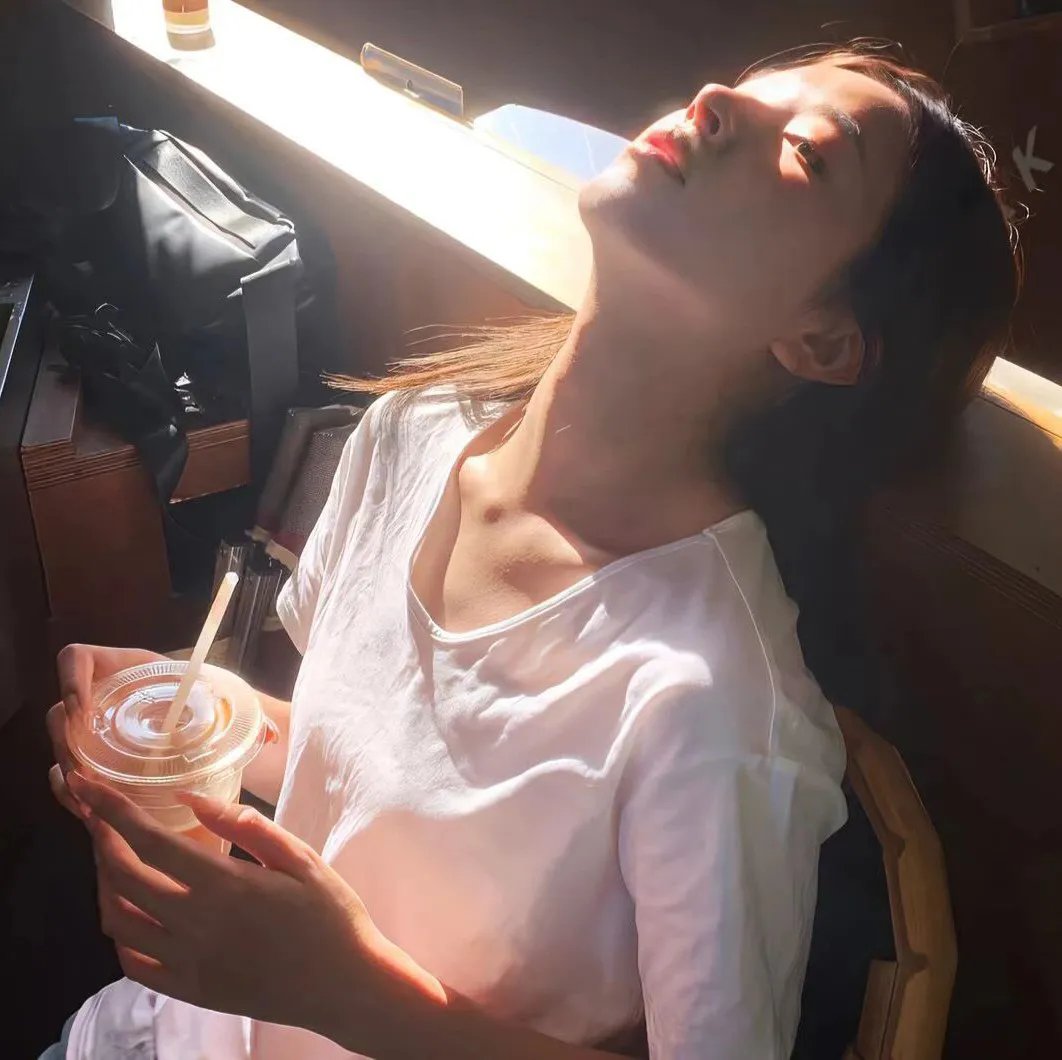 性感尤物 海报